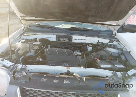 2002 Ford Escape Xlt z USA, uszkodzony, nr VIN 1FMYU03102KB53542